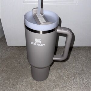 Stanley 40 oz tumbler